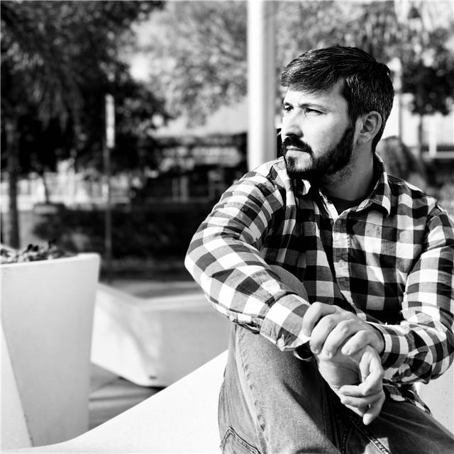 Profesional del diseño web con más de 12 años de experiencia, se ofrece para enseñar WordPress