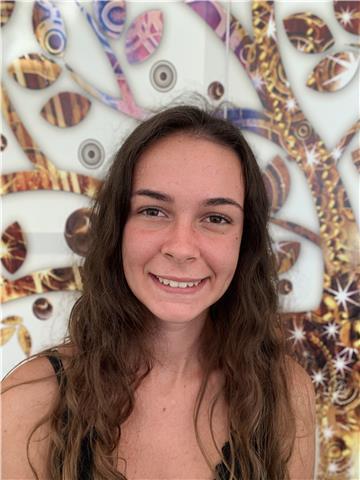 Studentessa universitaria offre ripetizioni online e in presenza