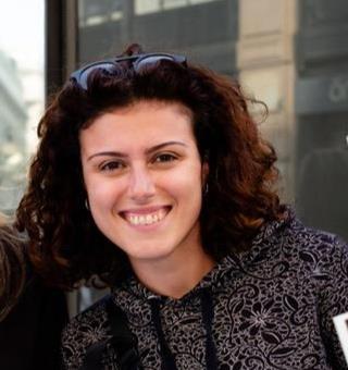 Professoressa di Economia, laureata in Management Business and Economics (specialistica in inglese) offre lezioni private per ragazzi di elementari, medie e superiori