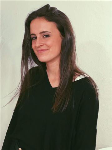 Estudiante de tercer año de psicología se ofrece para dar clases de matemáticas a alumnos de primaria y eso. también interesada en materias como la lengua catalana y castellana, historia, sociales, etc