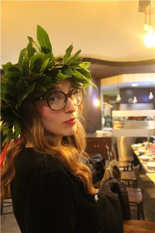 Sono una giovane studentessa che impartisce lezioni di italiano,filosofia,storia,sociologia,psicologia,inglese