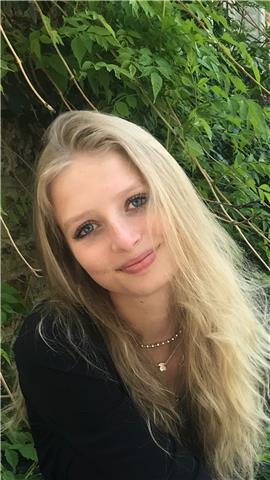 Étudiante bilingue donne cours d’anglais