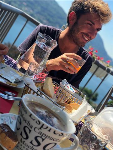 Ho vissuto peR anni in Giappone dove ho avuto la fortuna di imparare una lingua tanto difficile quanto interessante e ora vorrei condividire con tutti voi la mia esperienza