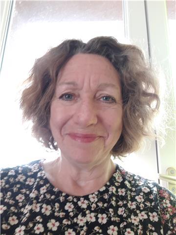 I am a native English woman educated to MA level and have an advanced TEFL certification. I specialise in designing and delivering English courses which fit your or your child's individual needs and goals. I live in France now and trying to learn French! 