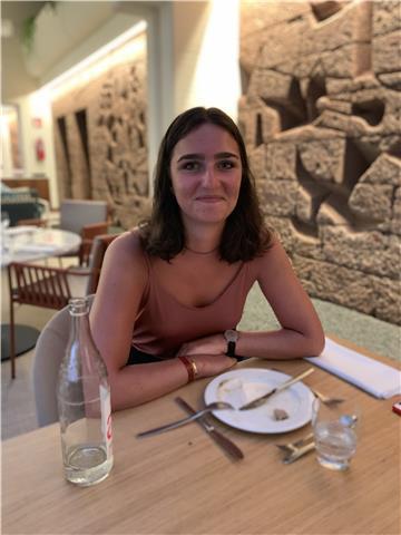 Étudiante. J’ai obtenu 17 au bac de maths avec spécialité maths