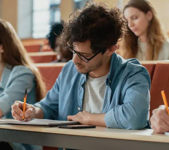 Etudiant en MPSI à Stanislas donne des cours de mathématiques de la 6ème à la Terminale