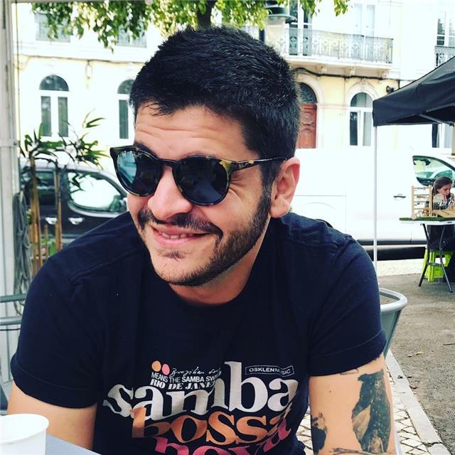 Doy classes de portugués (brasil y portugal)