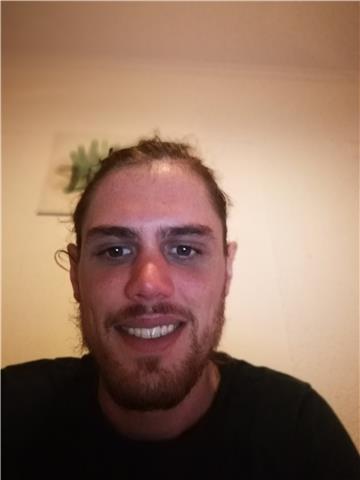 Professeur d'anglais ayant appris la langue en voyage en Australie et au travail, dans un environnement multiculturel, je donne des cours de soutiens