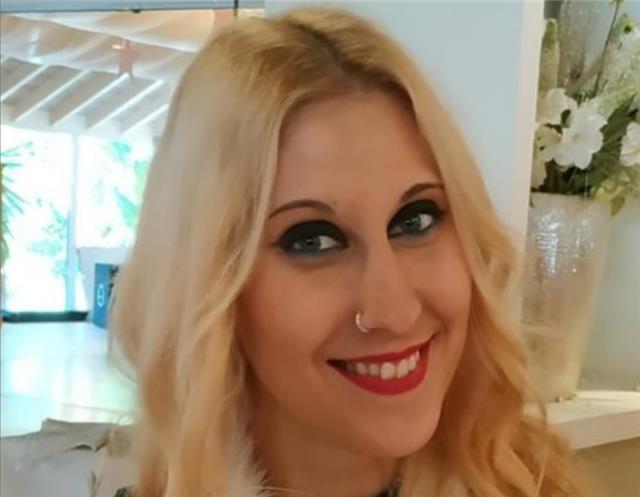 Me considero dinámica, responsable, ordenada y comprometida con mi trabajo. tengo facilidad de comunicación con niños y adultos. podría dar clases de ocio, canto, baile y teatro. además también podría dar clases particulares a niños primaria en materias e