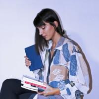 Laureata in Comunicazione pubblicitaria, Storytelling e Cultura d'immagine impartisce lezioni di fotografia, narrazione visiva, content strategy e social media marketing
