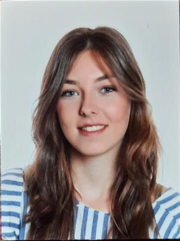 Profesora de lengua castellana y literatura nativa española y con grandes notas en esta materia a lo largo de mi trayectoria estudiantil