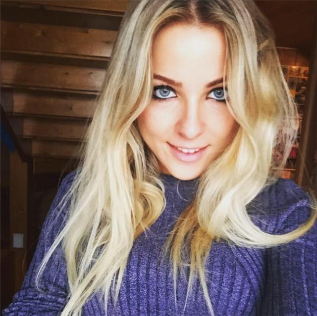 Neolaureata in lingue