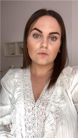 Profesora de lengua y literatura se ofrece para dar clases. también refuerzos de inglés, francés, geografía e historia