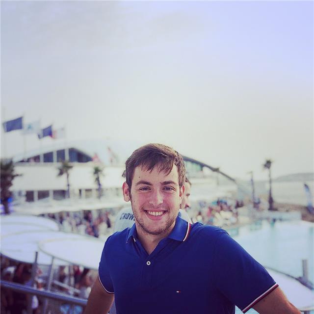 Catalan, castella e ingles a chicos escolares