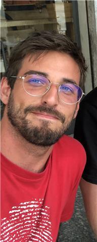 Un professore di Filosofia dall'Inghilterra appassionato nel preparare studenti a livello internazionale