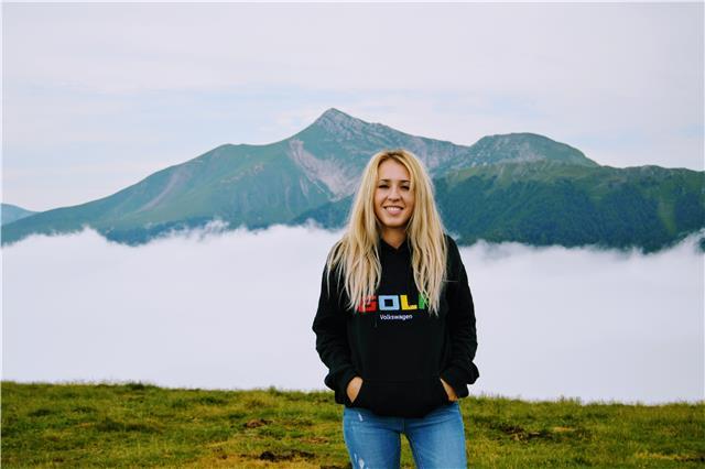 Ofrezco clases de todas las asignaturas hasta un nivel de eso e inglés de un nivel b1