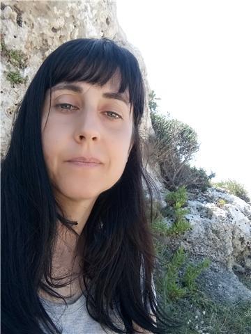 Laureata in Lettere moderne impartisce ripetizioni di italiano, storia ecc a pescara