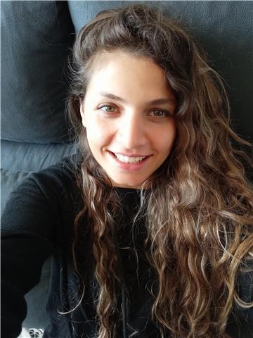 Soy profesora de inglés, ofrezco clases particulares a los niños y adultos a todos los niveles, en benalmádena