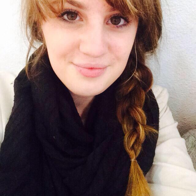 Ciao! Sono una ragazza di ventitré anni al terzo anno di università e mi offro per ripetizioni e lezioni private a bambini, ragazzi e adulti di italiano, inglese, francese, spagnolo e storia! Sono diplomata da liceo linguistico con 80/100 e sono in posses