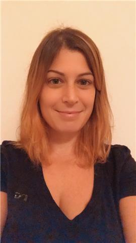 Diplomata al Liceo Classico offre ripetizioni online e aiuto compiti per materie umanistiche, comprese le lingue inglese e francese