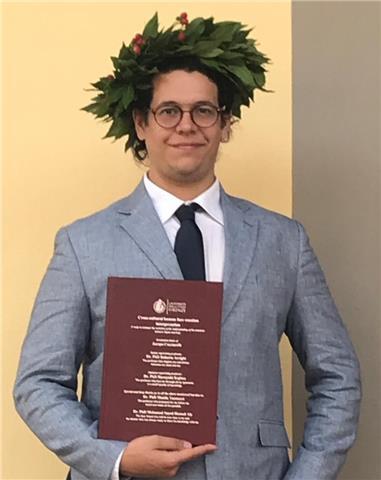 Laureato con certificazione C1 insegna inglese da livello professionale/accademico fino a livello base