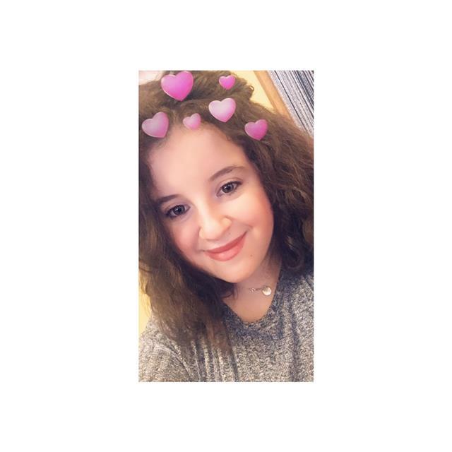 Etudiante donne des cours d'histoire niveau primaire jusqu'a secondaire