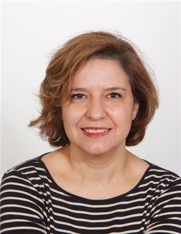 Profesora de español. licenciada en comunicación y publicidad