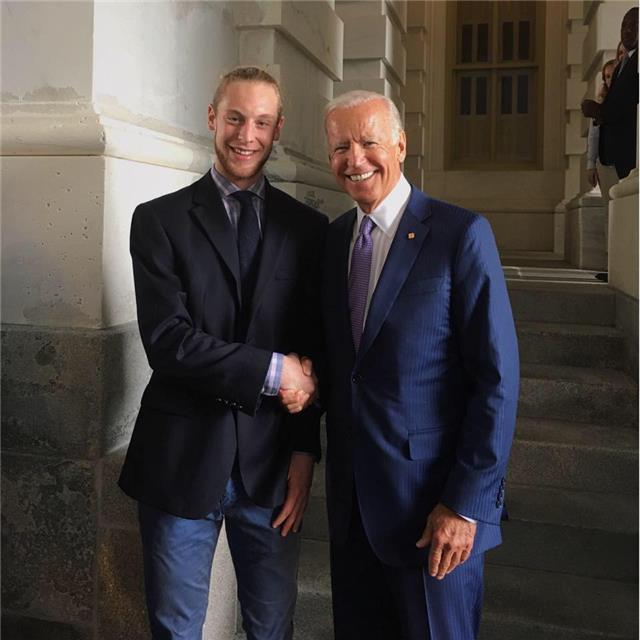 Doy clases de todos tipos. tengo experiencia en dar clases de conversación, practicar para entrevistas, y de negocio