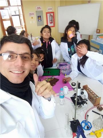 Profesor de física, altamente calificado