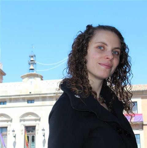 Profesora con experiencia docente en economía, iaee, matemáticas e inglés