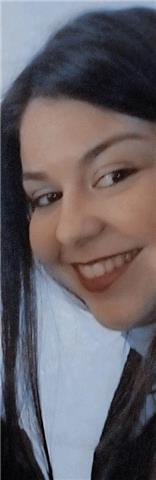 Chica estuante ofrece clases de repaso de matemáticas