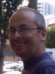 Licenciado en ciencias físicas con más de 30 años de experiencia docente impartiendo matemáticas en todos los niveles de secundaria