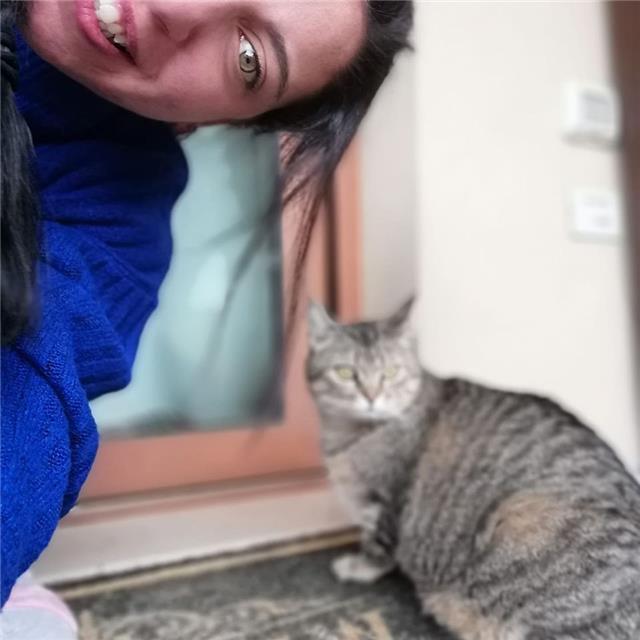 Holaaaa, soy Valeria, ho molta esperienza in ambito di insegnamento linguistico,Medie,superiori e scuola. Ripetizioni ed in classe. Laureata in Lingue e con un futuro Master nell'insegnamento dello Spagnolo per stranieri. CONTATTAMI CHE TROVERAI LE DIFFIC