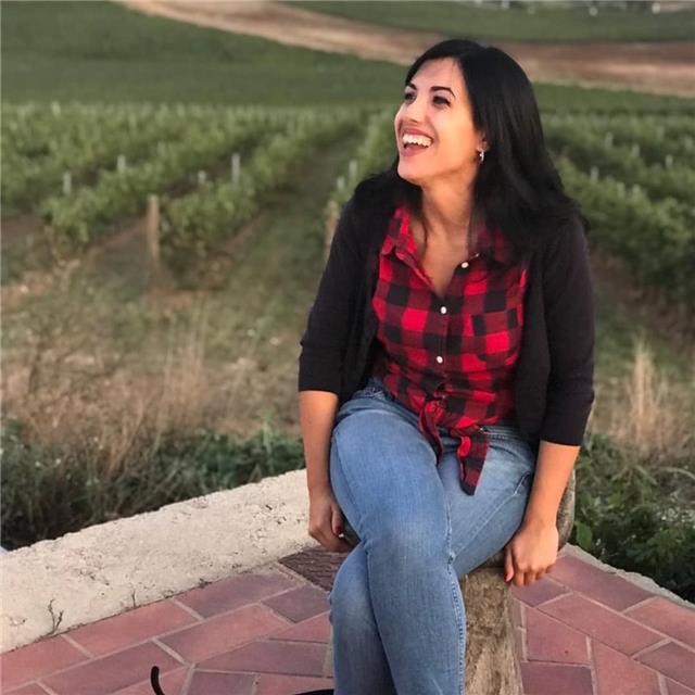 Docente di inglese impartisce lezioni private e ripetizioni volte all'appuntamento o al consolidamento della lingua a tutto tondo