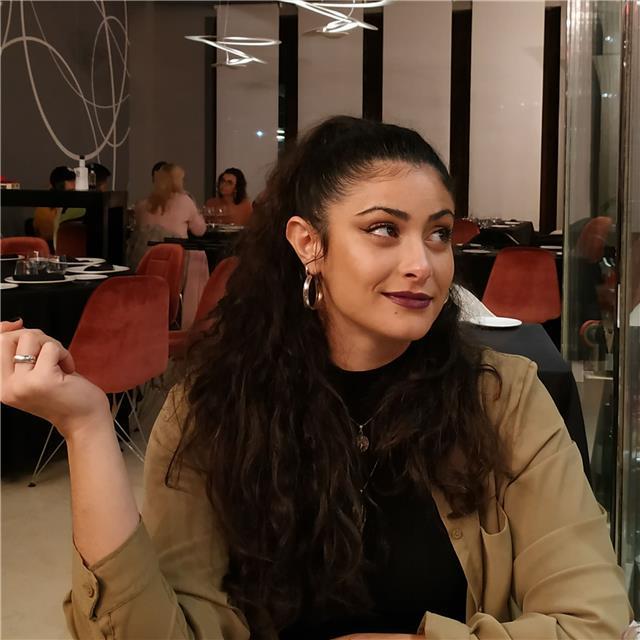 Profesora de biología imparte clases para todas las edades. Desde lo más básico a temas más complejos