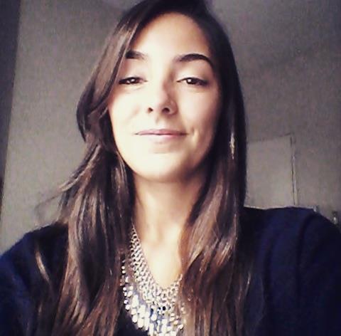 Profesora de inglés con nivel avanzado, casi nativo. he vivido dos años y medio en australia, en dónde pude mejorar mi nivel de inglés aún más. asistí a un colegio bilingüe desde los 5 años de edad