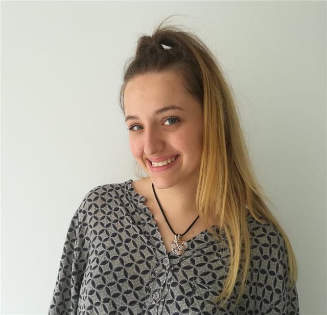 Studentessa universitaria con certificazione offre ripetizioni e aiuto compiti in inglese!