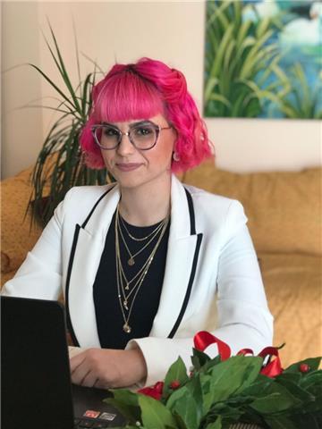 Neolaureata in Beni Culturali offre ripetizioni di materie umanistiche e lingue (inglese, spagnolo e francese)