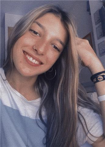 Me considero una persona con aptitudes y facilidad para aprender lo que no sé y enseñar lo que si sé. puedo dar clases a personas de todas las edades que quieran estudiar inglés, desde el nivel más bajo hasta el nivel del último curso de la educación secu