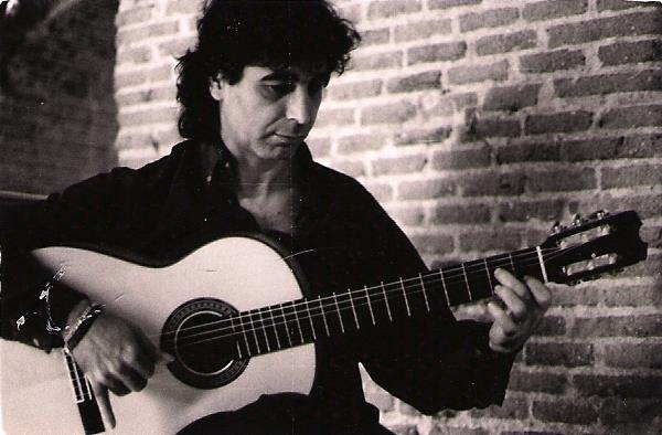 SE DAN CLASES DE GUITARRA FLAMENCA