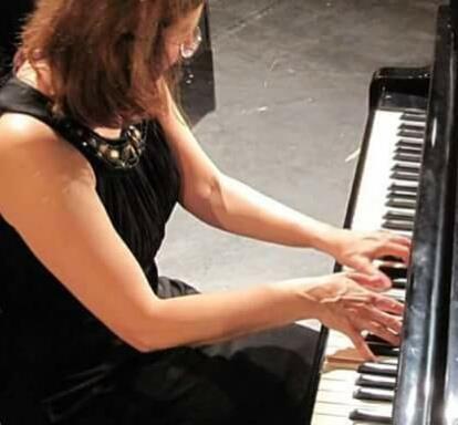 Profesora Superior de Piano da clases de piano (lenguaje, teoría, etc) a domicilio. Iniciación y todos los niveles. Preparación para el conservatorio
