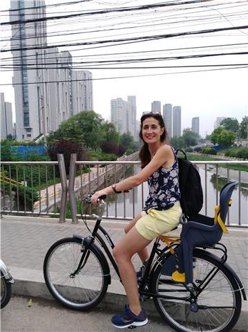 Profesora de español para extranjeros, ex periodista, muy viajada