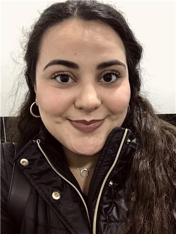 Doy clases particulares de inglés (tengo C1), biología, matemáticas, física y química hasta 4ESO. También refuerzo para primaria en cualquier materia