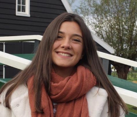 Maestra licenciada en el grado de magisterio de educación primaria