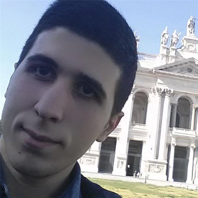 Laureato in Economia