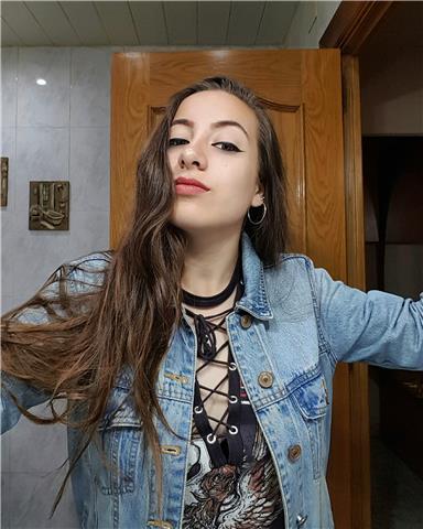 Doy clases económicas de catalán, castellano, inglés (tengo el fce) y de matemáticas básicas