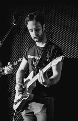 Aprende a tocar la guitarra. clases particulares de guitarra (electrica, acústica y española) - desde cero o nivel medio y avanzado. todas las edades