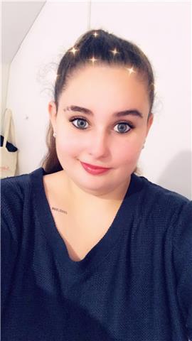 Etudiante donnant des cours de Français pour de bonnes notes