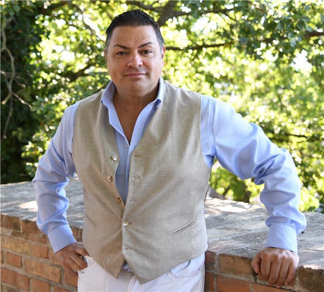 Insegnante madrelingua italiano offre lezioni private, scritto e orale, nelle provincie di pesaro-urbino, rimini e ancona