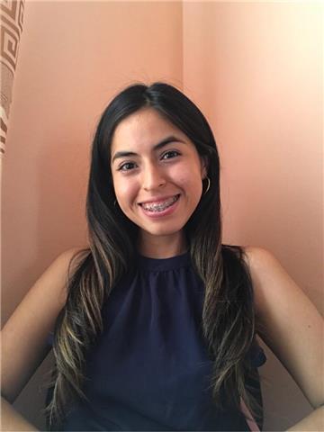 Profesora de inglés con dinamismo y predisposición con los estudiantes